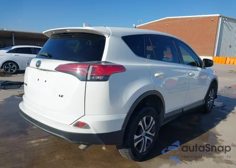 2017 Toyota Rav4 Le z USA, uszkodzony, nr VIN JTMZFREV8HJ716777